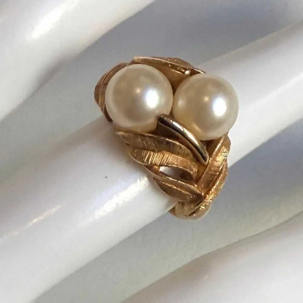 Vintage Avon Faux Pearl Bypass Ring